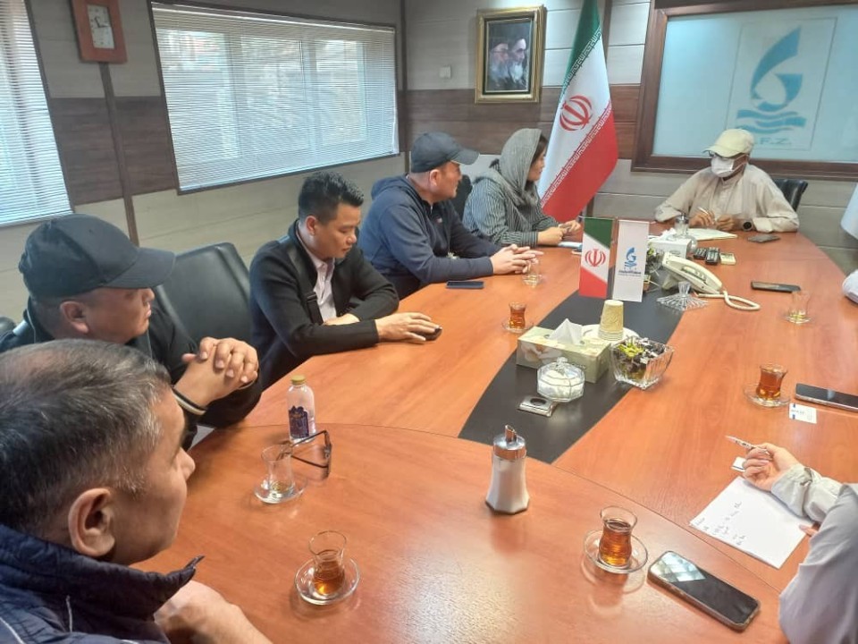 سرمایهگذاران قرقیز و چینی آماده ورود به منطقه آزاد سرمایهگذاران قرقیز و چینی آماده ورود به منطقه آزاد