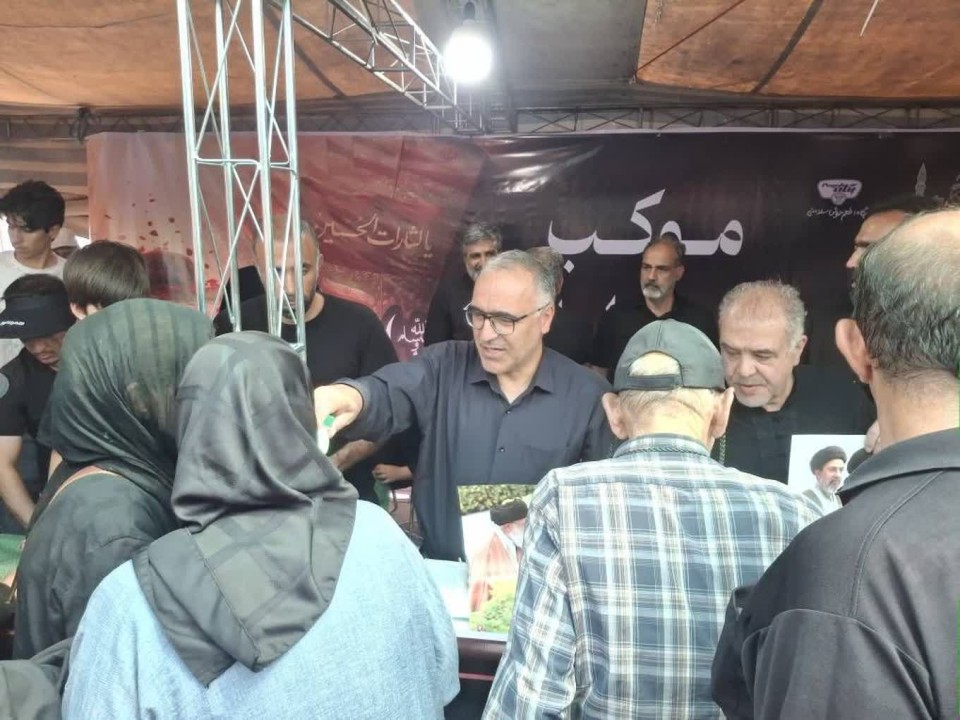 حضور مدیرعامل صندوق بازنشستگی کشوری در میان مردم و بازنشستگان